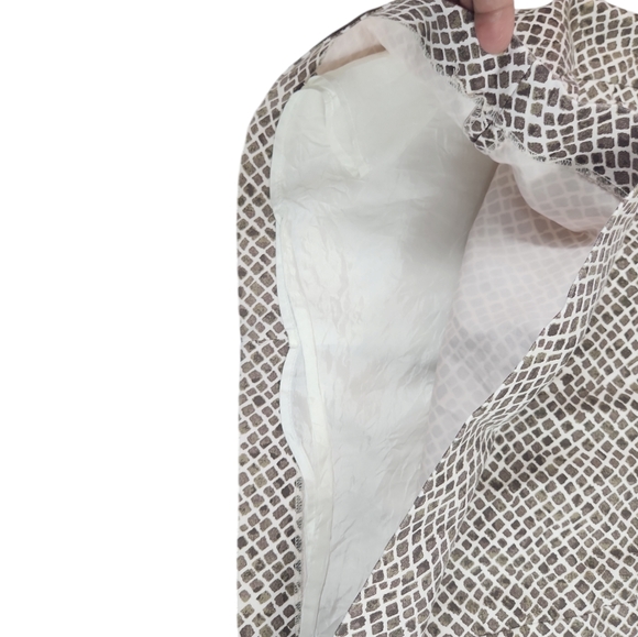 Ann Taylor Loft, Misses' Size 4, Giraffe Print Knee length skirt. - Picture 6 of 8